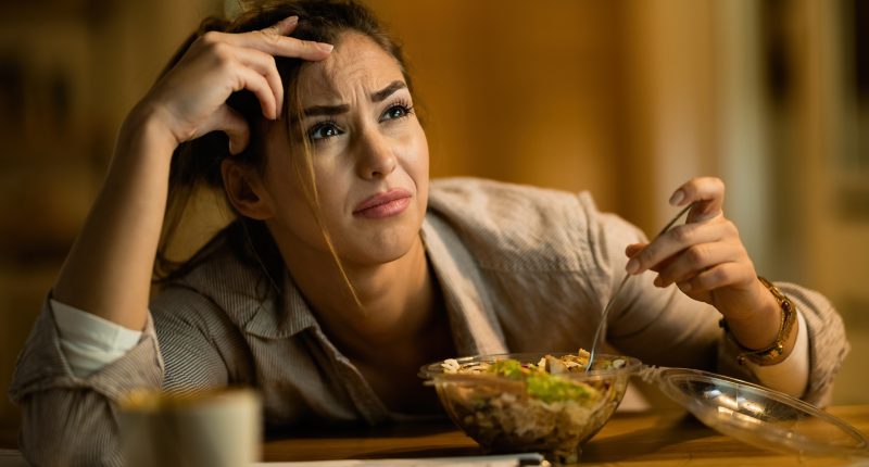 Como lidar com a culpa depois de comer demais